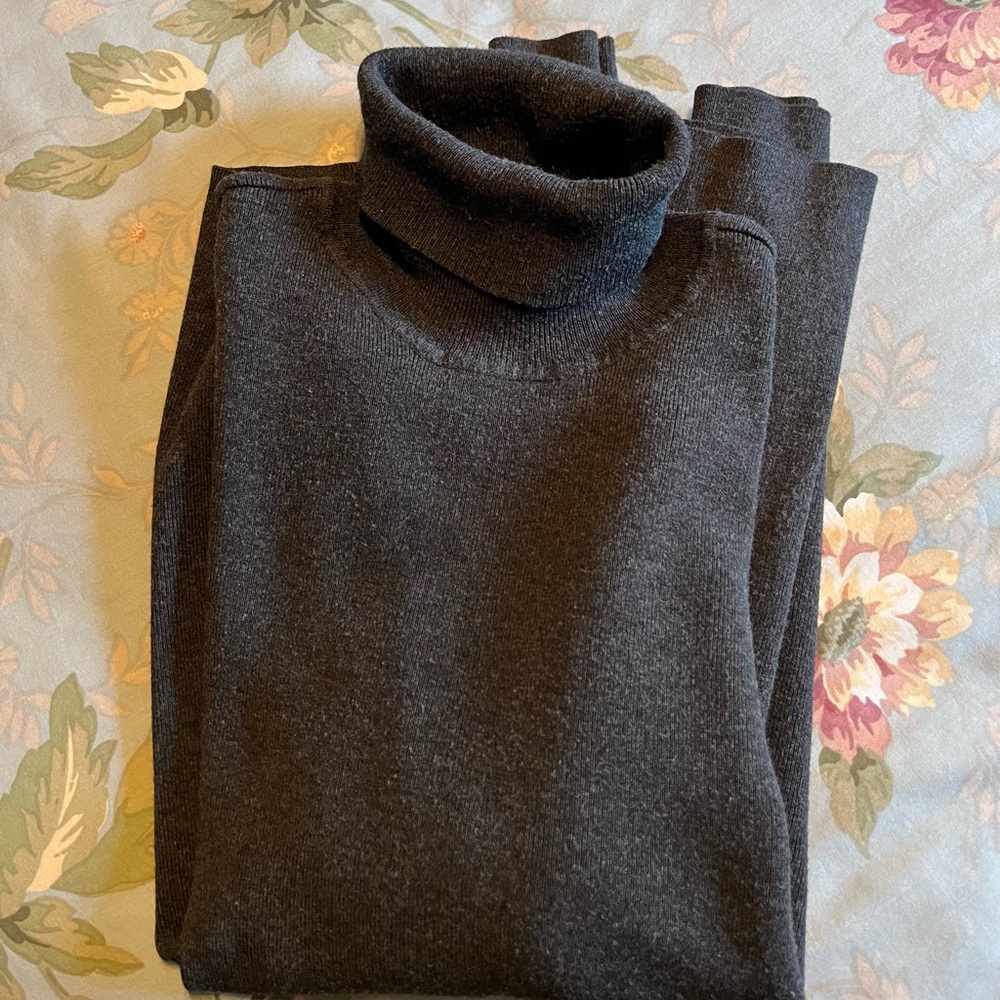 Chico’s Grey Turtleneck Sweater L